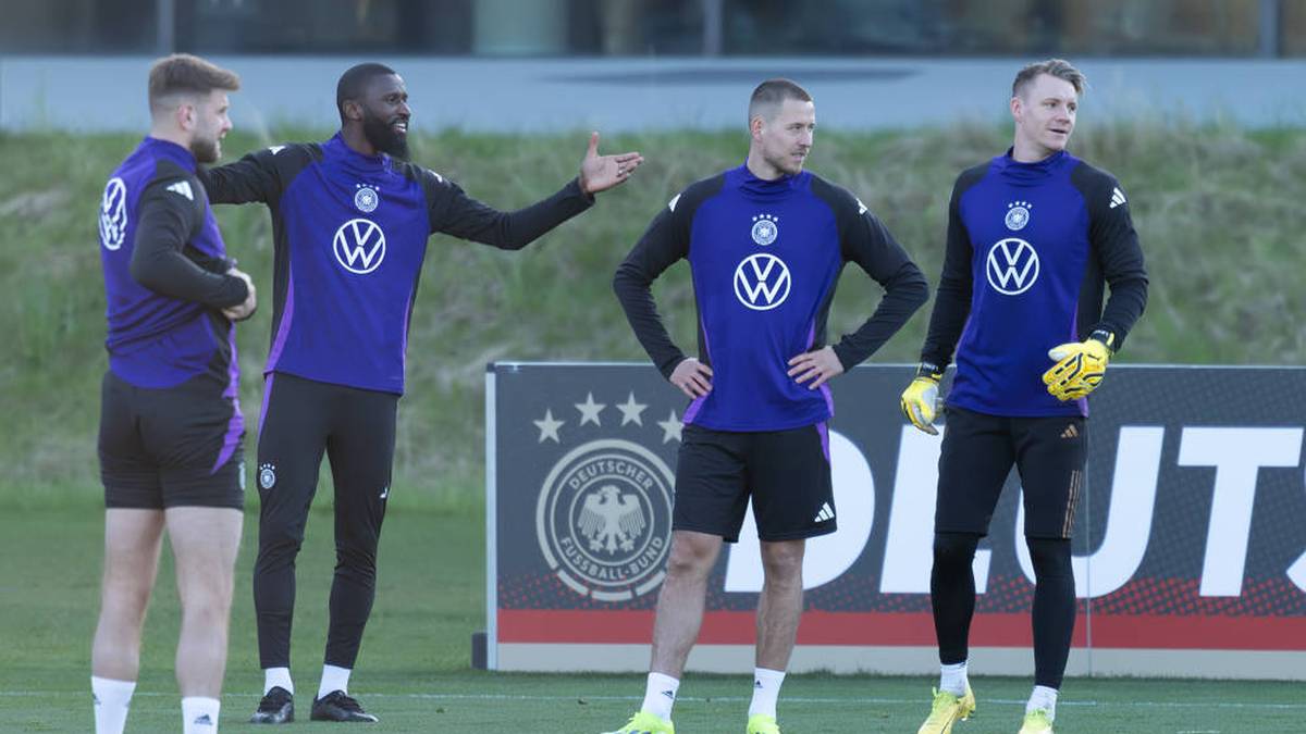 Antonio Rüdiger (2. v. l.) und Niclas Füllkrug (l.) gerieten im Training aneinander