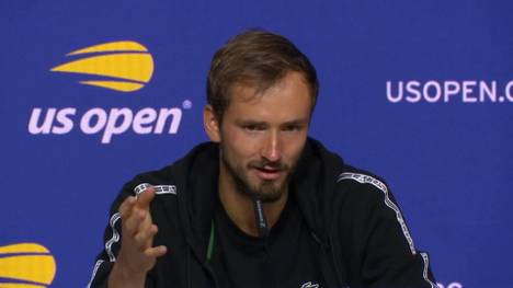 Daniil Medwedew besiegte Carlos Alcaraz und steht damit im Finale der US Open, wo er auf Novak Djokovic trifft. Der 27-Jährige weiß, dass er eine absolute Topleistung braucht, um den Serben zu schlagen.