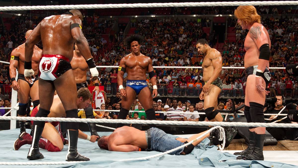 7. JUNI 2010 - Acht WWE-Neulinge aus der Nachwuchs-Show NXT schließen sich zusammen und legen RAW in Schutt und Asche. Die Gruppierung "The Nexus" ist geboren. Kurios: Nexus-Urmitglied Daniel Bryan schlägt in dem Segment über die Stränge und wird zwischenzeitlich (real) gefeuert