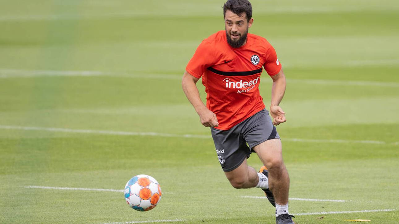 Muss die Eintracht Younes zurückholen?