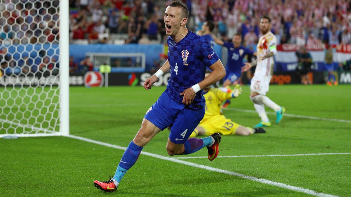 Der frühere Wolfsburger Ivan Perisic tütet mit seinem Treffer gegen Spanien den Gruppensieg der Kroaten ein, insgesamt hat er schon zwei Treffer auf dem Konto. Auch Ungarns Doppeltorschütze Balazs Dzsudzsak hätte sich eine Nominierung verdient, ebenso wie Spaniens Alvaro Morata - zwei Spieler haben aber noch mehr überzeugt