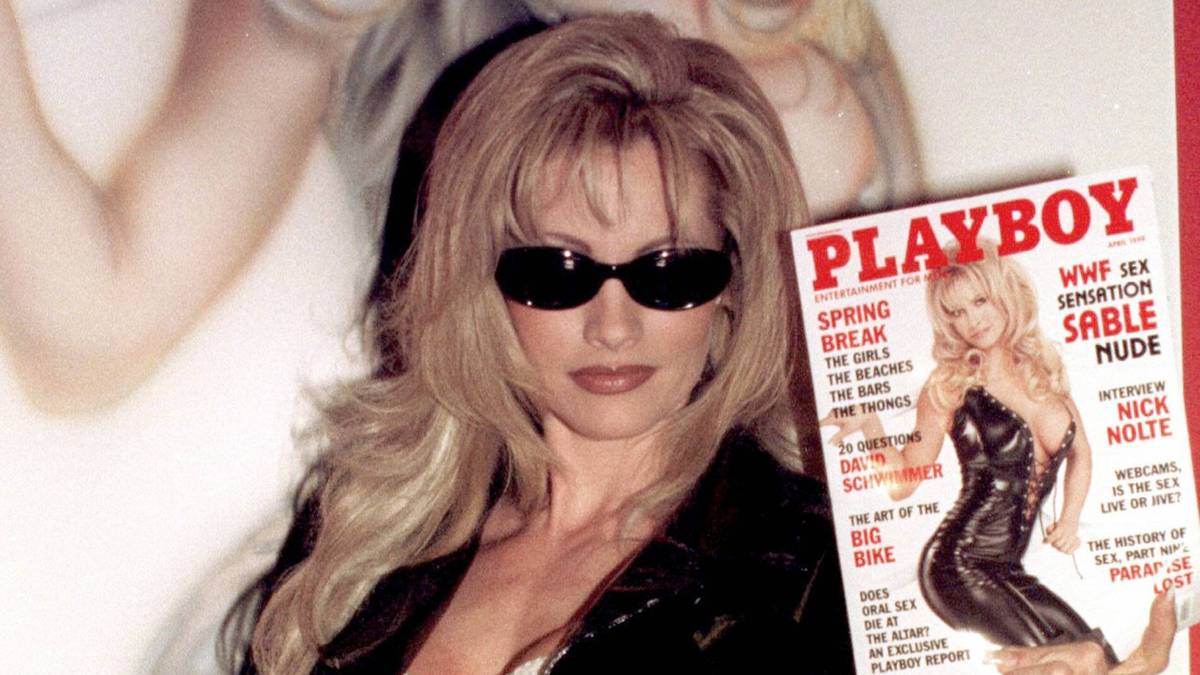 ... sie war in der Attitude Era als Sable einer der weiblichen Topstars der früheren WWF und mehrte ihren Ruhm durch mehrere Nacktfoto-Shootings mit dem Playboy. Heute hat sich Rena Lesnar aus der Öffentlichkeit zurückgezogen, auch Ehemann Brock hält sein Privatleben so gut es geht unter Verschluss