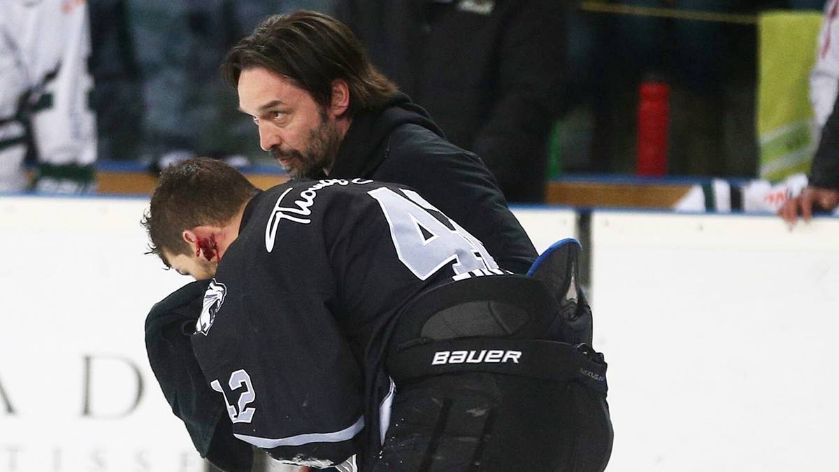 STURM - YASIN EHLIZ (25, Nürnberg Ice Tigers): Der Deutsch-Türke geriet im März in den Playoffs der DEL in die Schlagzeilen, weil ein Puck sein Ohr zerstörte. Wenige Tage später stand er bereits wieder auf dem Eis