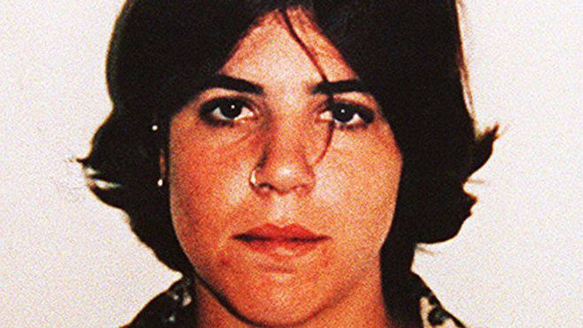 Auf den frühen Aufstieg folgte dann aber auch ein früher Absturz: 1994/95 zog sie sich zwischenzeitlich von der Tour zurück, wurde zweimal verhaftet (Ladendiebstahl und Marihuana-Besitz), litt an einem Burnout und Selbstmordgedanken