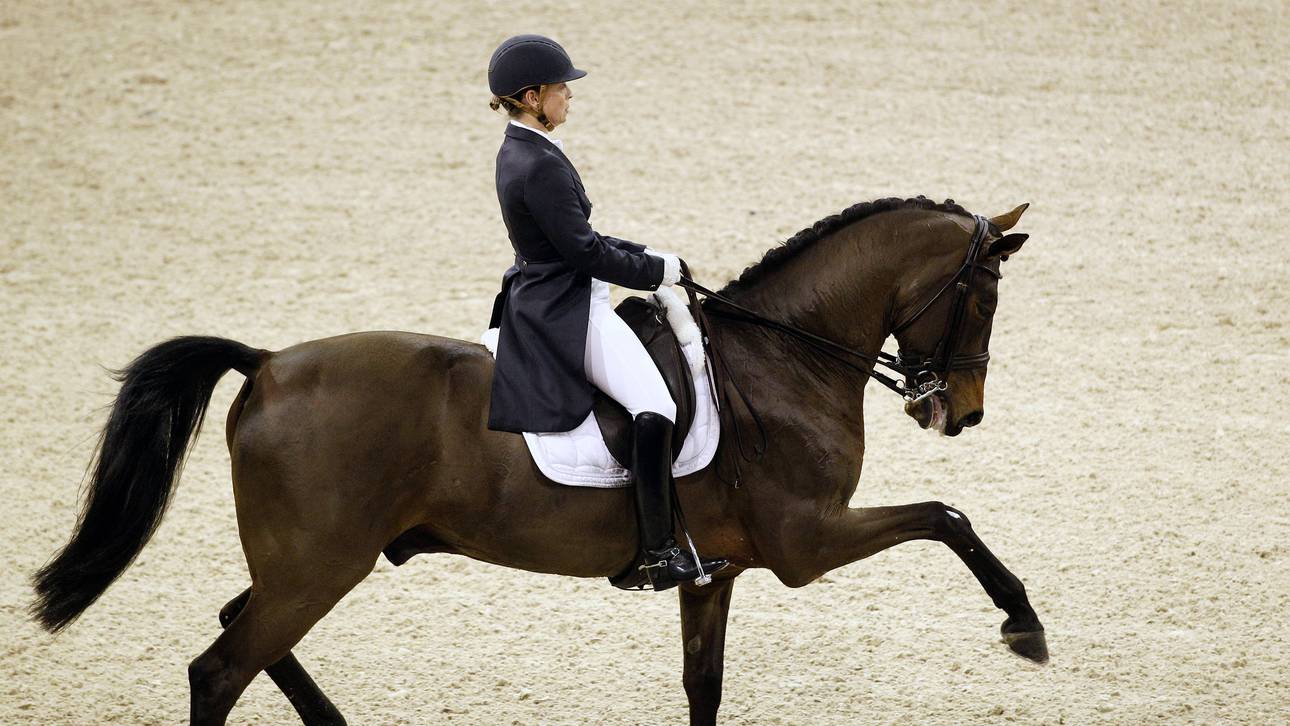 Reiten: Von Bredow-Wendl auf Platz 3