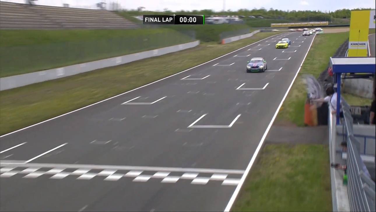 BMW-Duo gewinnt GT4-Premiere