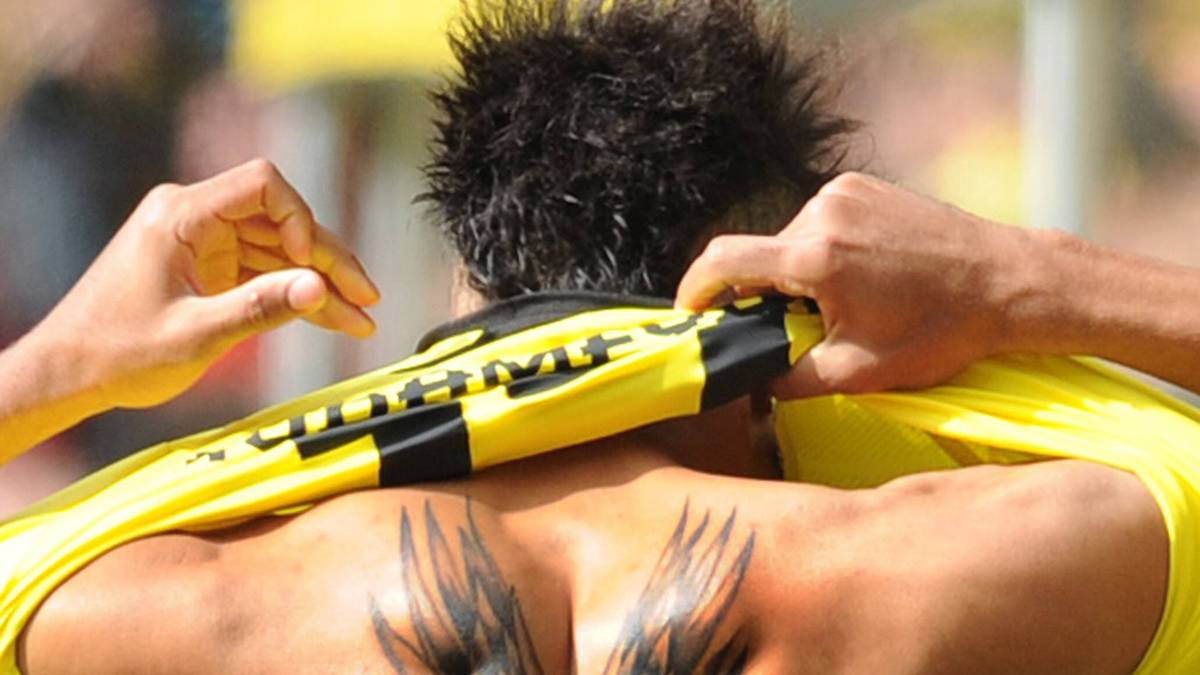 Aus seiner emotionalen Verbindung zu Afrika hat Aubameyang übrigens nie ein Geheimnis gemacht. Er hat sich den Umriss des Kontinents und Adlerflügel großflächig auf den Rücken tätowieren lassen