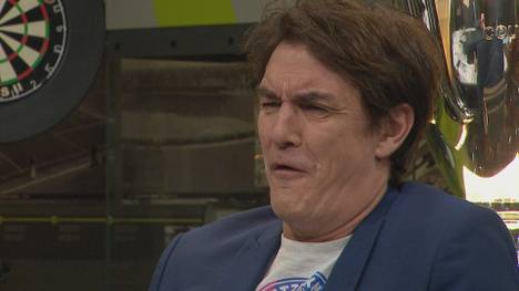 Ralf Rangnick hat Superstar Cristiano Ronaldo nicht für die Startelf im letzten CL-Gruppenspiel nominiert. Comedian Matze Knop hat eine genaue Vorstellung, wie die CR7-Reaktion ausgesehen haben könnte.