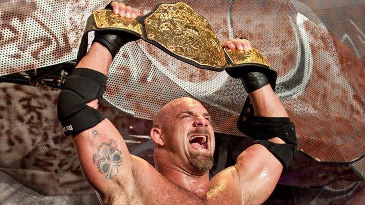 Mit einem Sieg über Triple H wurde Goldberg auch bei WWE World Champion, nachhaltig glücklich wurde er dort jedoch nicht, er verließ die Liga im Jahr darauf schon wieder