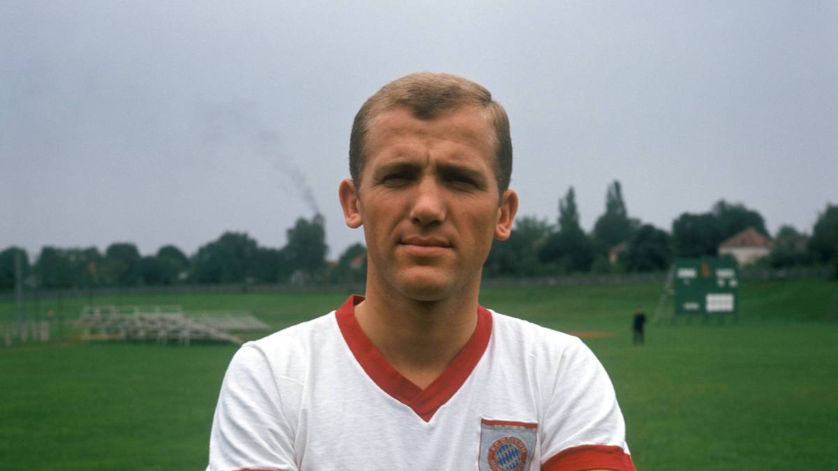 PETER KUPFERSCHMIDT (66/67): Der Abwehrspieler ist ein echtes Münchener Urgestein, welcher noch die Oberligazeiten miterlebt. Steigt mit dem Klub 1965 auf. Spielt insgesamt 15 Jahre für den Verein