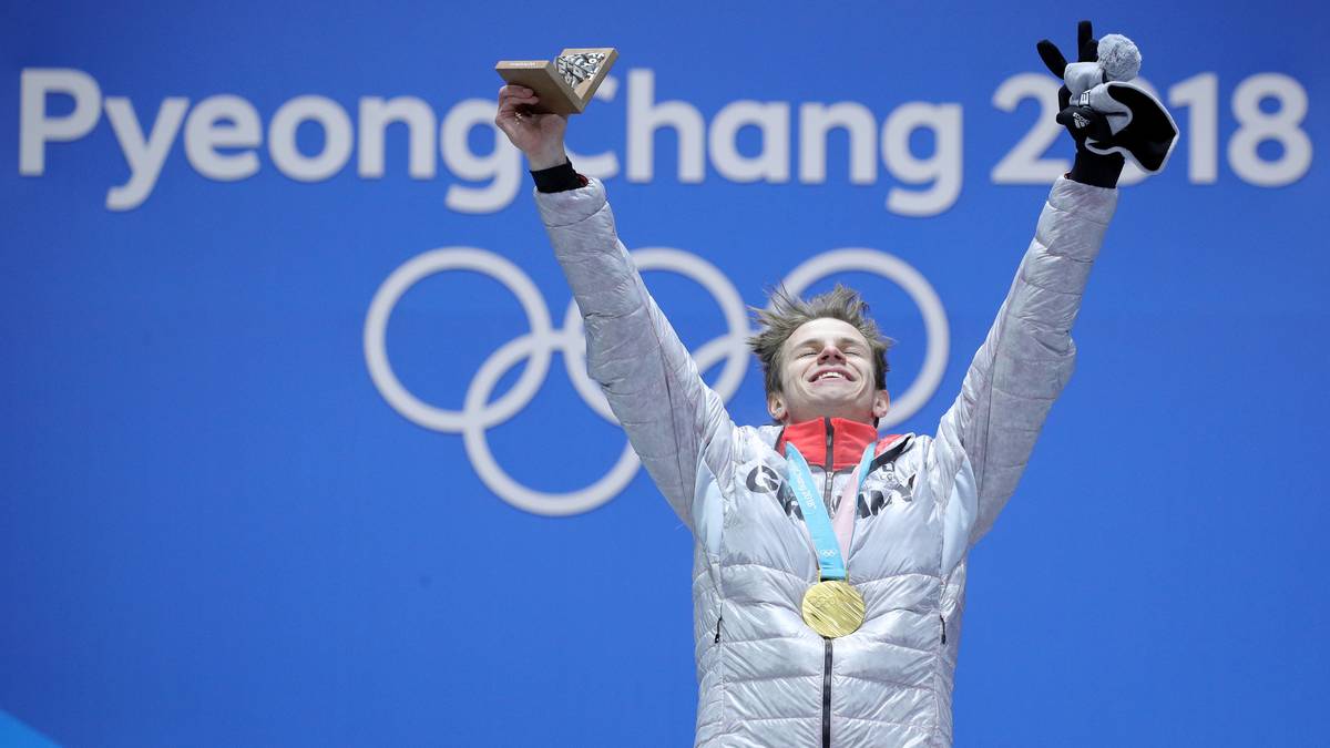 TOP - ANDREAS WELLINGER: Als deutsche Nummer zwei hinter Richard Freitag angereist, als erfolgreichster Skispringer der Spiele abgereist. Gold von der Normalschanze, Silber von der Großschanze, Silber im Teamspringen