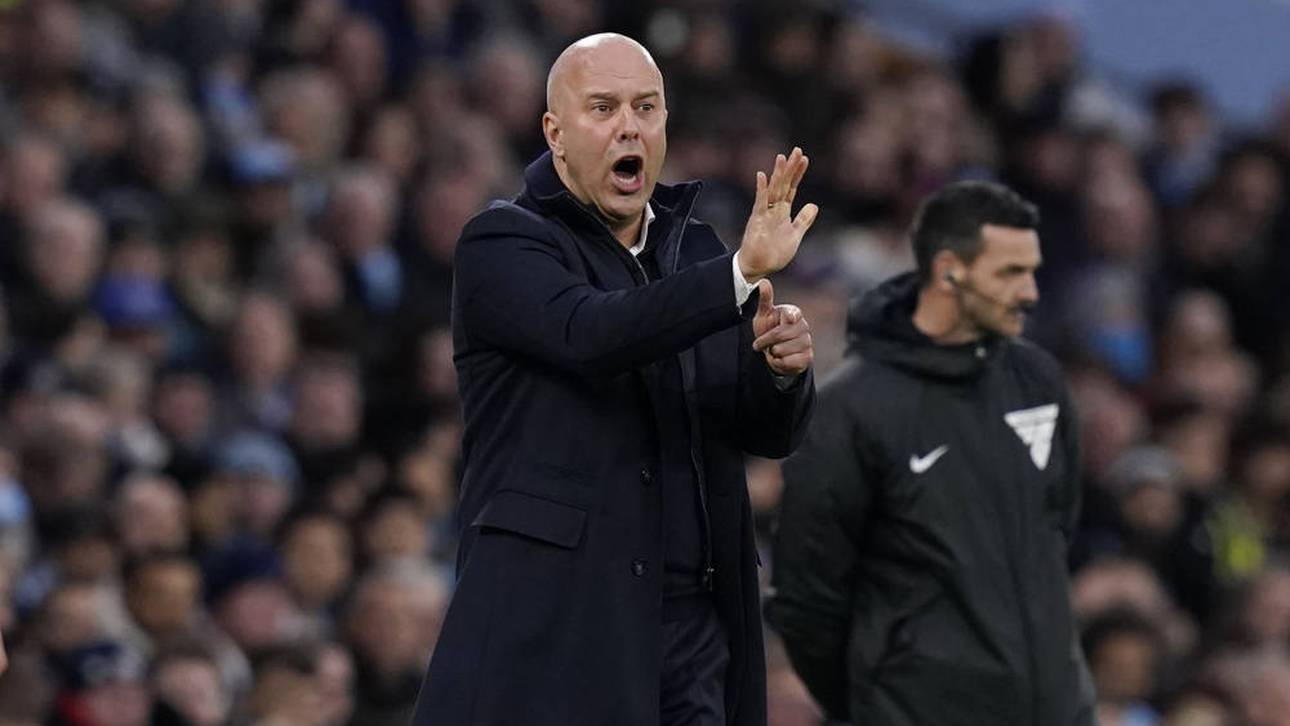 Liverpool-Trainer Slot gesperrt