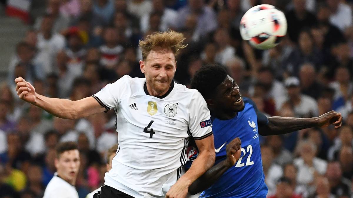 Begann als relativ wackliger Rechtsverteidiger, musste dann pausieren – um gegen Italien ein brillantes Spiel als Innenverteidiger abzuliefern. 