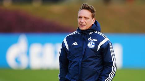 Horst Heldt befindet sich mit Schalke 04 momentan im Trainingslager in Velden