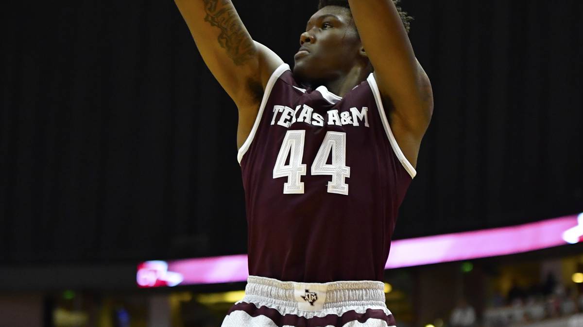 PLATZ 8: ROBERT WILLIAMS (Texas A&M Aggies): Der 2,05-Meter Power Forward besticht durch seine Athletik und seine Shotblocker-Qualitäten. 2,5 Blocks pro Spiel sammelt er in seinen zwei Jahren bei Texas A&M, außerdem steigert er seine Wurfquote und Rebound-Zahlen - wenn nur nicht die Freiwurfschwäche wäre (17/18 nur 46,9%)
