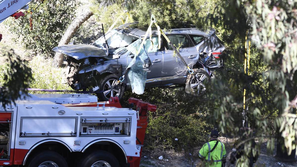Nur noch Schrottwert: Der SUV von Golf-Superstar Tiger Woods nach dem schweren Unfall