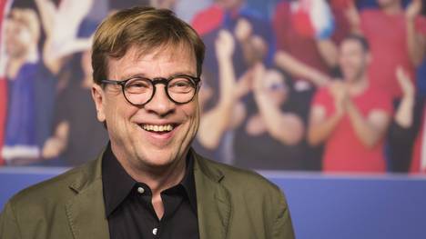 An seinem 66. Geburtstag nimmt Béla Réthy Abschied. Das WM-Halbfinale am Mittwoch zwischen Frankreich und Marokko wird sein vorerst letztes Spiel als TV-Kommentator sein.