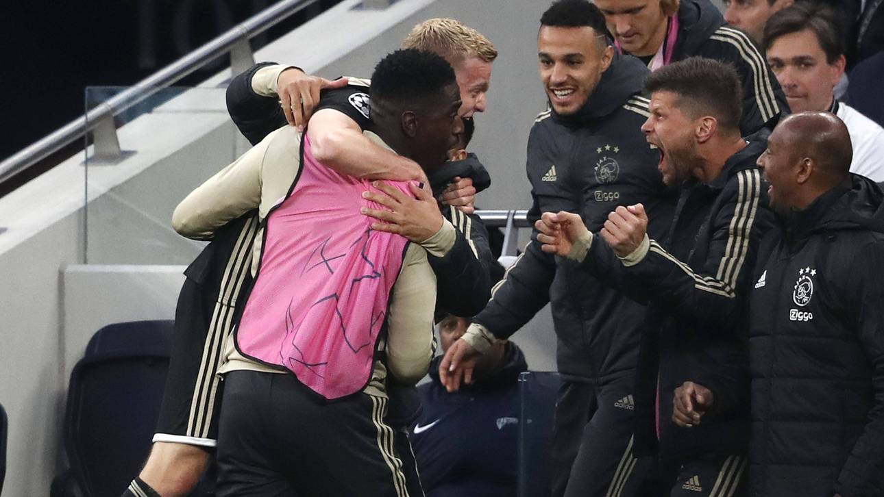 „Zyklon Ajax fliegt durch Europa“