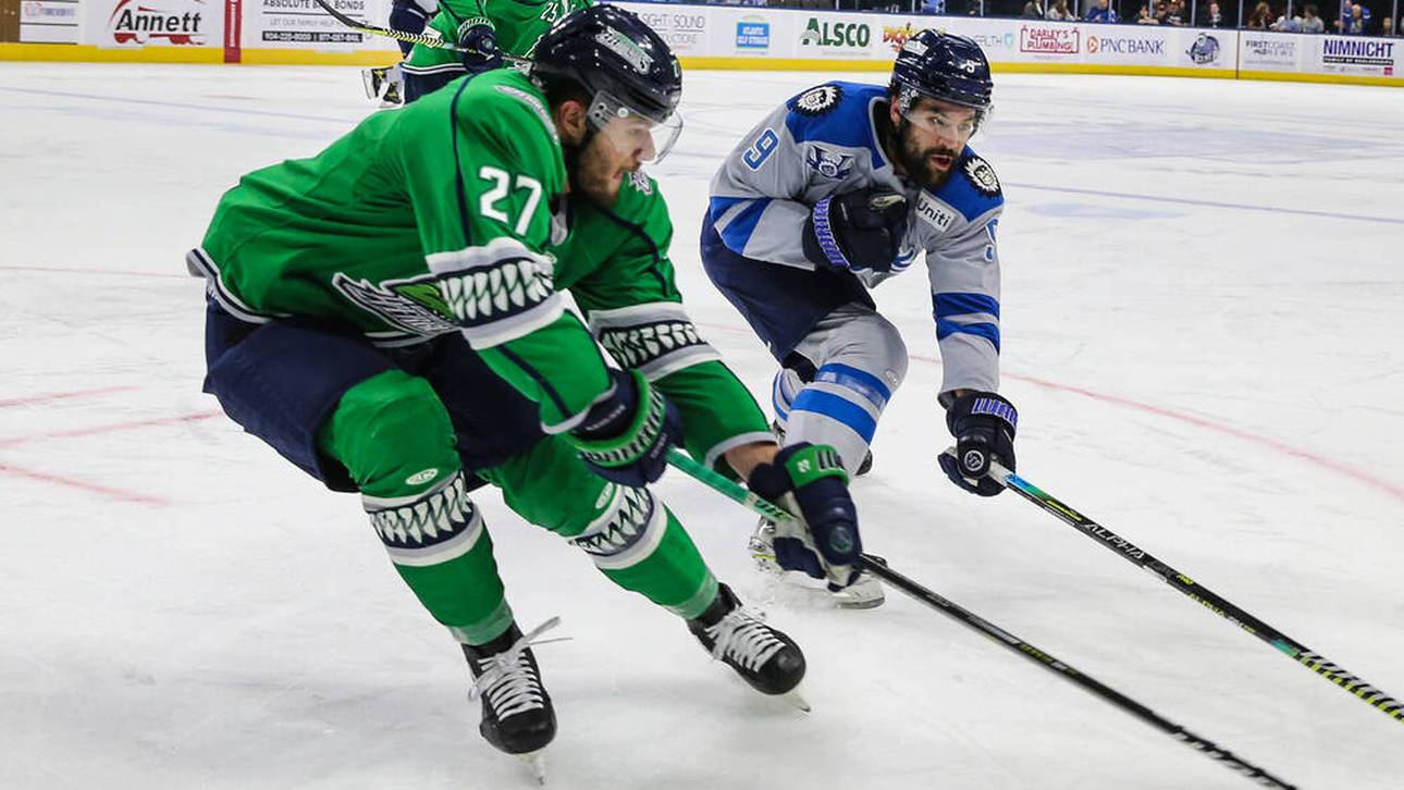 Lukas Kälble (l.) im Trikot der Florida Everblades