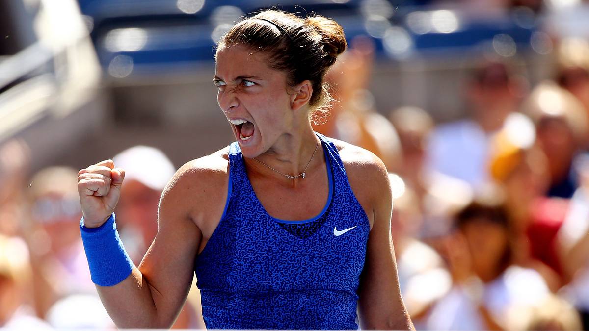 SARA ERRANI (PLATZ 207): 2013 noch auf Platz 5 der Einzel-Weltrangliste geführt, musste die temperamentvolle Italienerin eine kuriose Doping-Sperre absitzen. Errani gab an, dass beim Kochen versehentlich Bestandteile eines Medikaments ihrer Mutter ins Essen gekommen sein müssen. Mittlerweile wäre sie aber wieder spielberechtigt