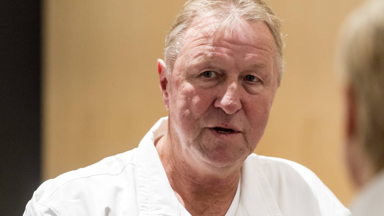 HSV: Hrubesch kriegt dicken Hals