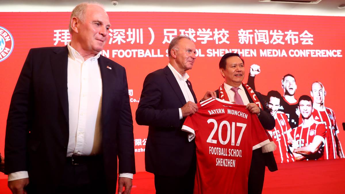 Hoeneß kritisierte die Saisonvorbereitung in China als "grenzwertig". Rummenigge dagegen feierte den Trip als vollen Erfolg