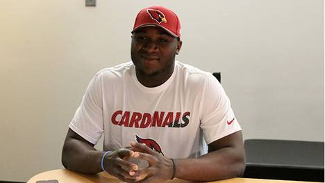 Moubarak Djeri hat einen Vertrag bei den Arizona Cardinals unterschrieben