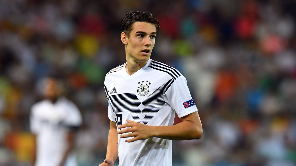 FLORIAN NEUHAUS (ab 61.): Überraschend nicht in der Startelf, durfte nach einer Stunde endlich ran. Nach wenigen Sekunden mit feinem Seitenwechsel, kurz darauf mit klasse Steilpass auf Klostermann. Tauchte in der Schlussphase aber wieder etwas ab. SPORT1-Note: 3