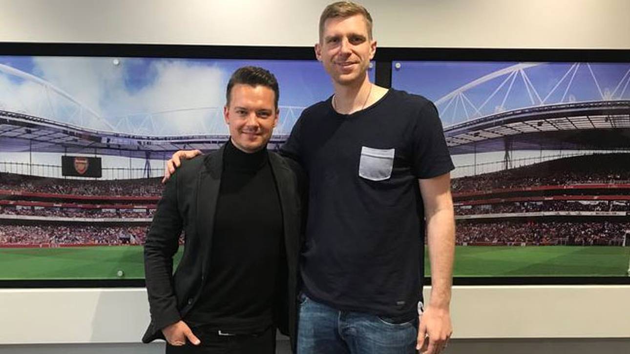 SPORT1-Chefreporter Florian Plettenberg (l.) traf Per Mertesacker auf dem Gelände der Jugend-Akademie im Norden Londons