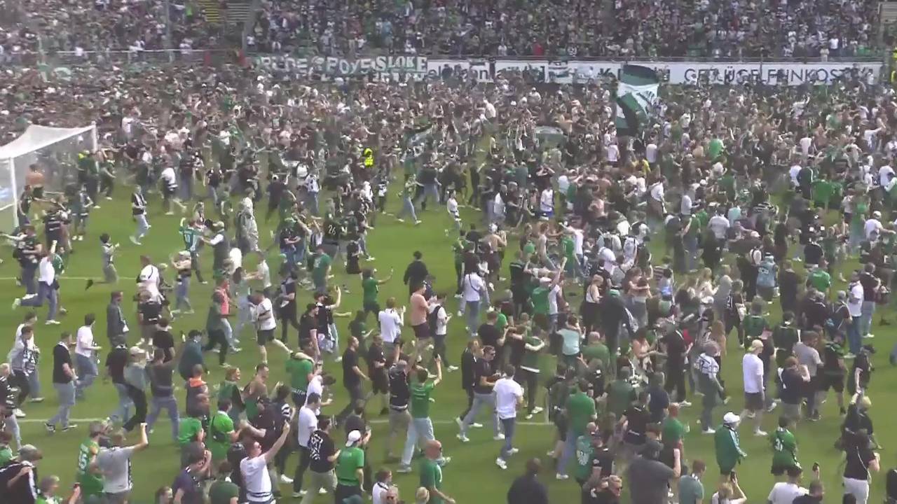 Bilder für die Ewigkeit! Preußen Münster feiert Sensations-Aufstieg in 2. Liga