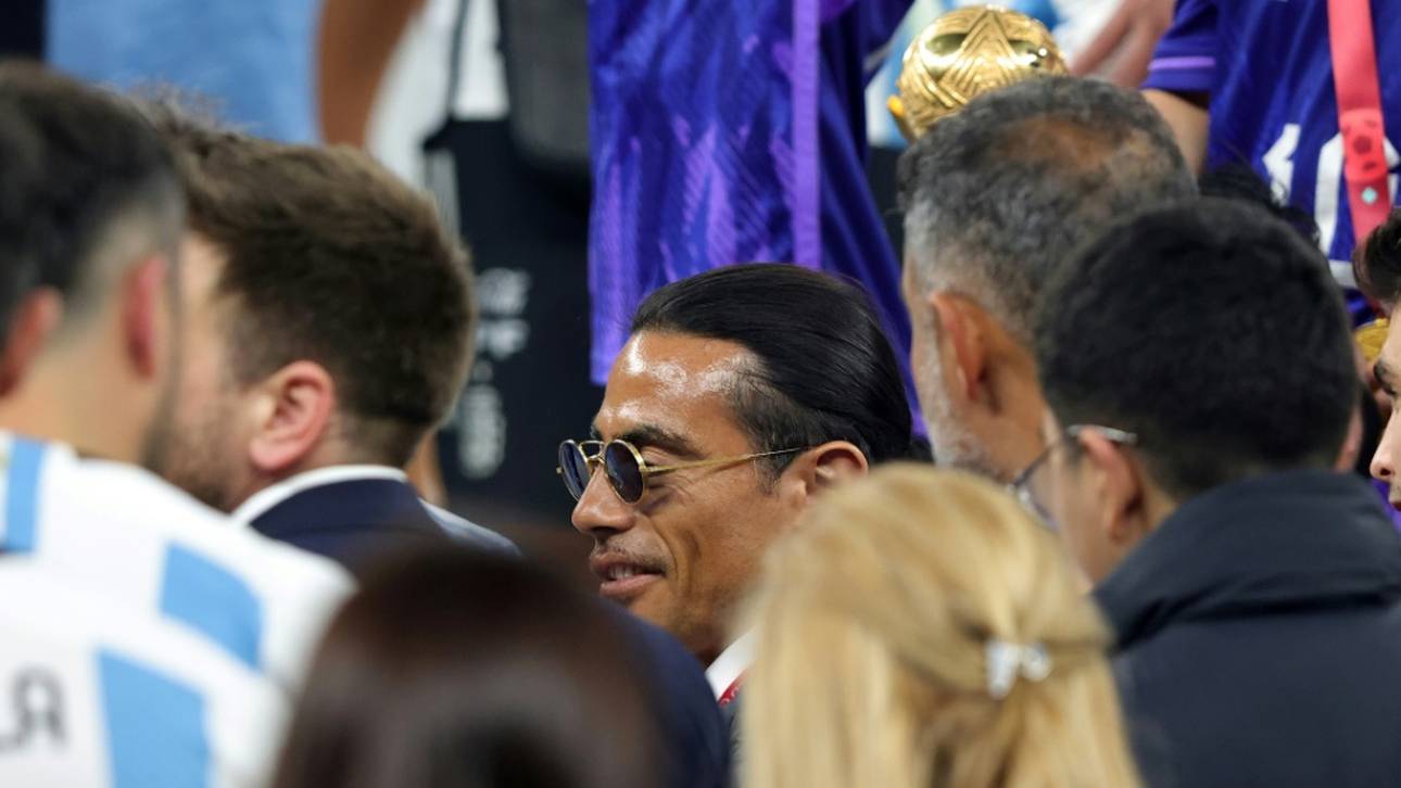 „Salt Bae“ auf dem Spielfeld: FIFA kündigt „Maßnahmen“ an