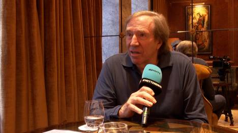 Günter Netzer erzählt im exklusiven SPORT1-Interview einige Anekdote aus seiner bewegten Karriere. Legendär: Seine Selbst-Einwechslung im Finale des DFB-Pokals für Borussia Mönchengladbach.