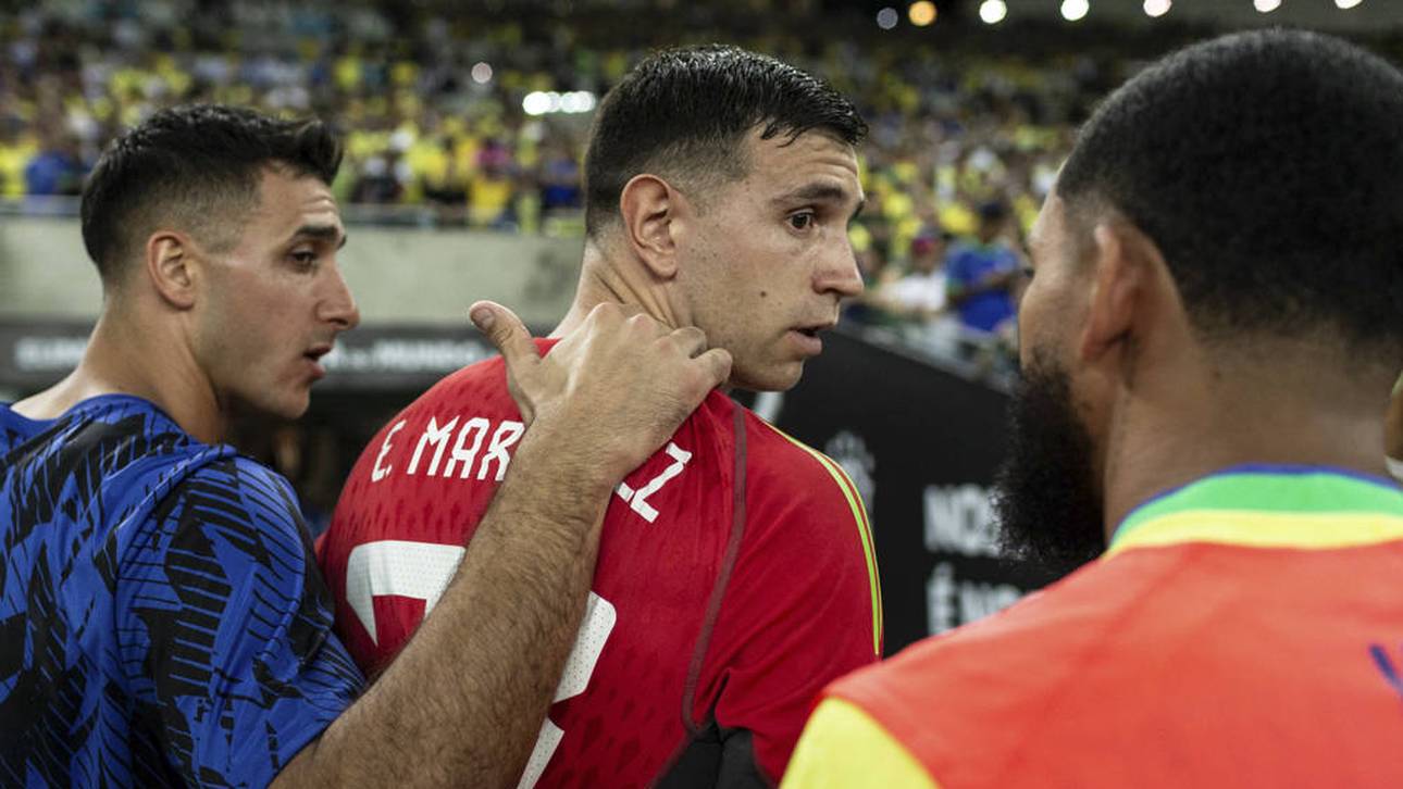 Martinez geht auf Polizei los