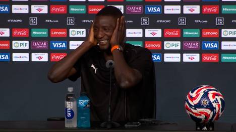 Sehrou Guirassy erfährt auf der Pressekonferenz, dass Jobe Bellingham das Duell mit seinem Bruder Jude aufgrund einer Sperre verpassen wird.