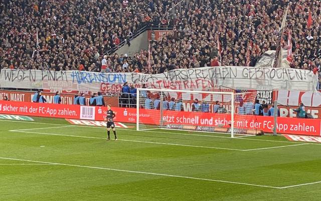 Plakate Gegen Dietmar Hopp Bayern Gegen Hoffenheim Vor Abbruch Skandal Im Protokoll