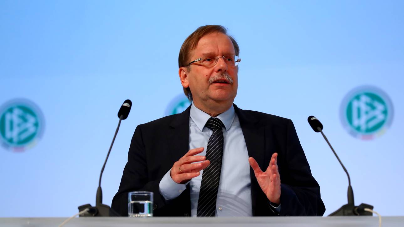 DFB-Vize verteidigt Montagsspiele