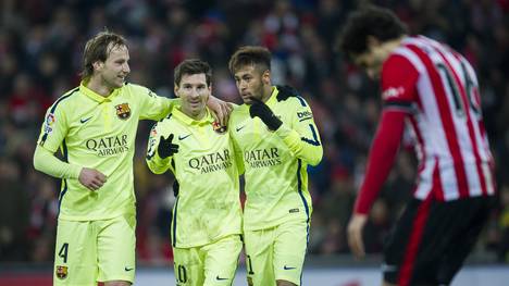 Lionel Messi (2.v.l.) und Neymar (2.v.r.) treffen beim Sieg des FC Barcelona bei Athletic Bilbao
