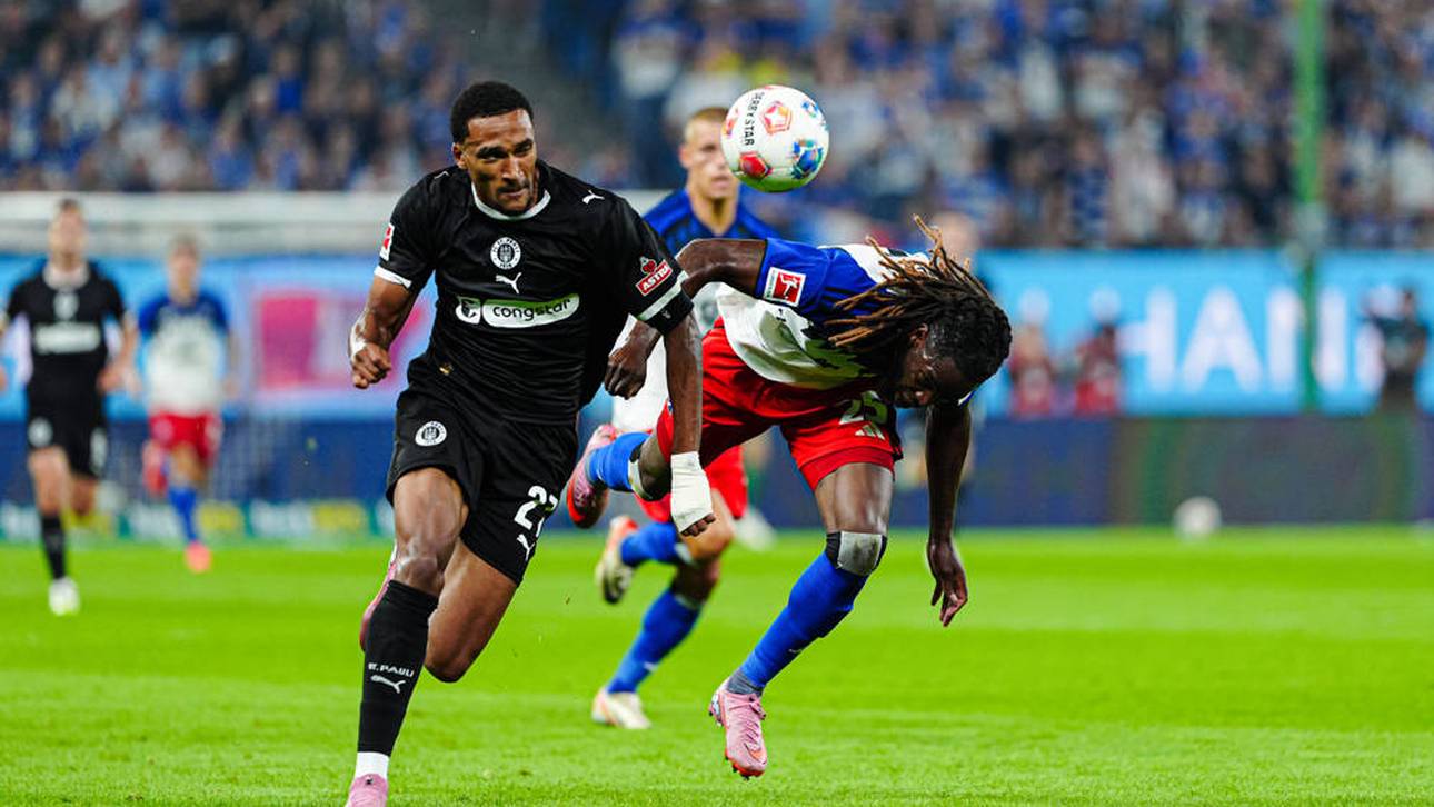 Andreas Houtondji (l.) und Jordan Torunarigha lieferten sich bei HSV vs. St. Pauli ein folgenreiches Laufduell