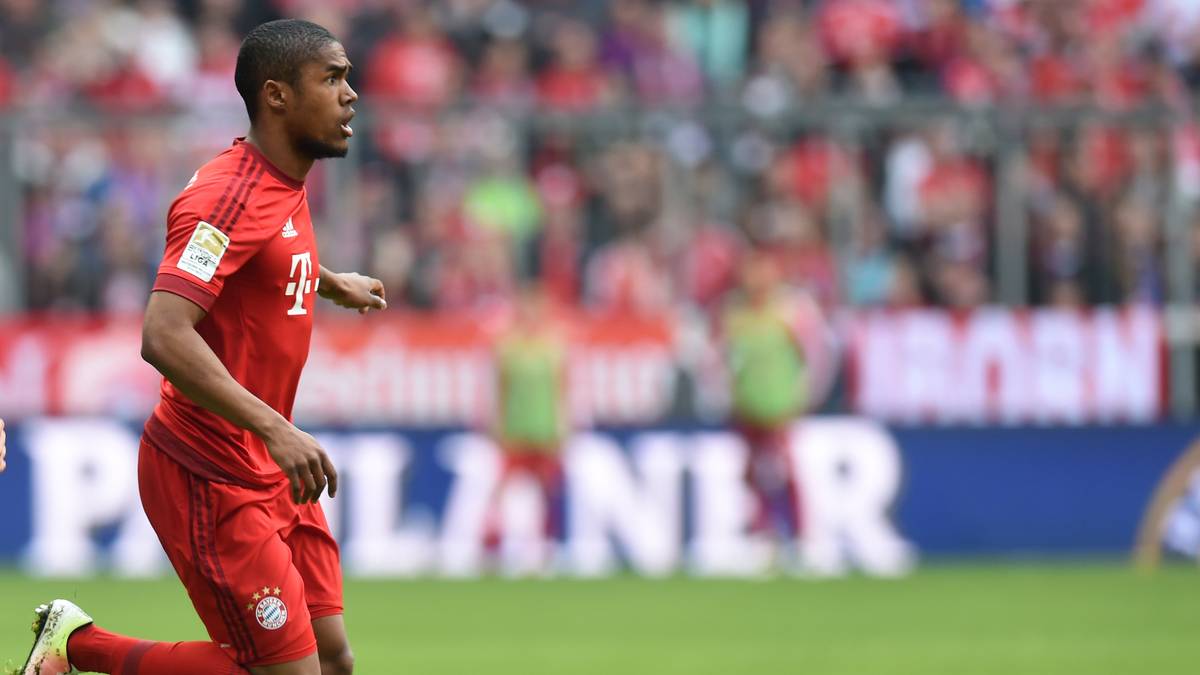 DOUGLAS COSTA: Der letzte Samba-Einkauf der Münchner ist Flügelflitzer Douglas Costa. Der Brasilianer kommt 2015 als designierter Nachfolger für "Robbery" aus Donezk an die Isar. Doch Costa wird seinen Vorschusslorbeeren nicht recht gerecht