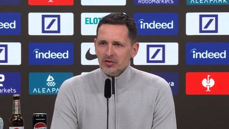 Nach dem Pflichtsieg gegen Holstein Kiel blickt Eintracht Frankfurts Trainer Dino Toppmöller bereits auf das nächste Spiel gegen den FC Bayern.
