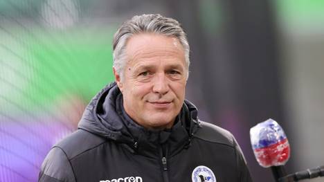 Bielefelds Trainer Uwe Neuhaus will von seinem Team bessere Leistungen sehen