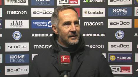Adi Hütter schaffte mit seiner Mannschaft nur ein 1:1 in Bielefeld und weiß, dass das seine derzeitige Situation bei den Fohlen verschärft. 