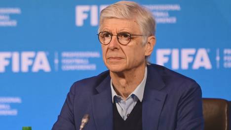 Arsene Wenger äußert sich zu den Problemen im deutschen Fußball. Die Trainerlegende moniert vor allem das Fehlen von Weltklasse-Stürmern.