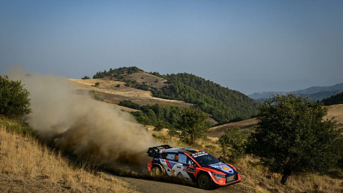 Rallye: Neuville baut WM-Führung aus