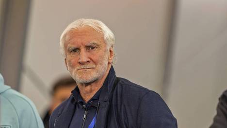 DFB-Sportdirektor Rudi Völler traut Bayer Leverkusen in dieser Saison mindestens einen Titel zu.