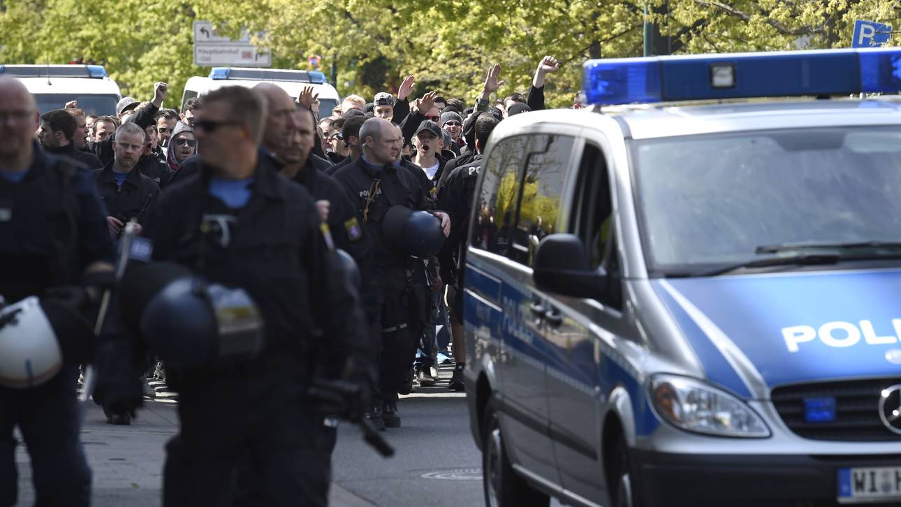 Krawalle rund um Frankfurt-Spiel