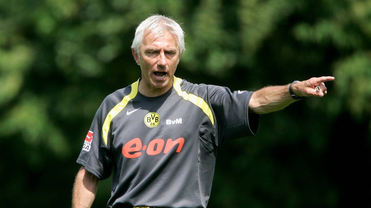 BERT VAN MARWIJK: Insgesamt genau 100 Bundesliga-Spiele betreute Bert van Marwijk erst Borussia Dortmund (2004-06) und danach weniger erfolgreich den Hamburger SV (2013-14)