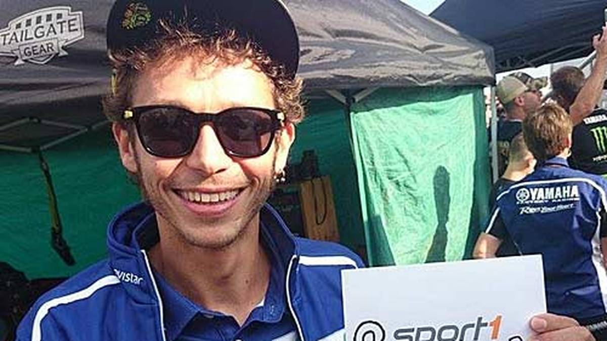 100 Rennen auf SPORT1. Legende Valentino Rossi gratuliert SPORT1 zum anstehenden Jubiläums-Grand-Prix in Brünn. Hier gibt es die besten Bilder von hinter den Kulissen der MotoGP
                  