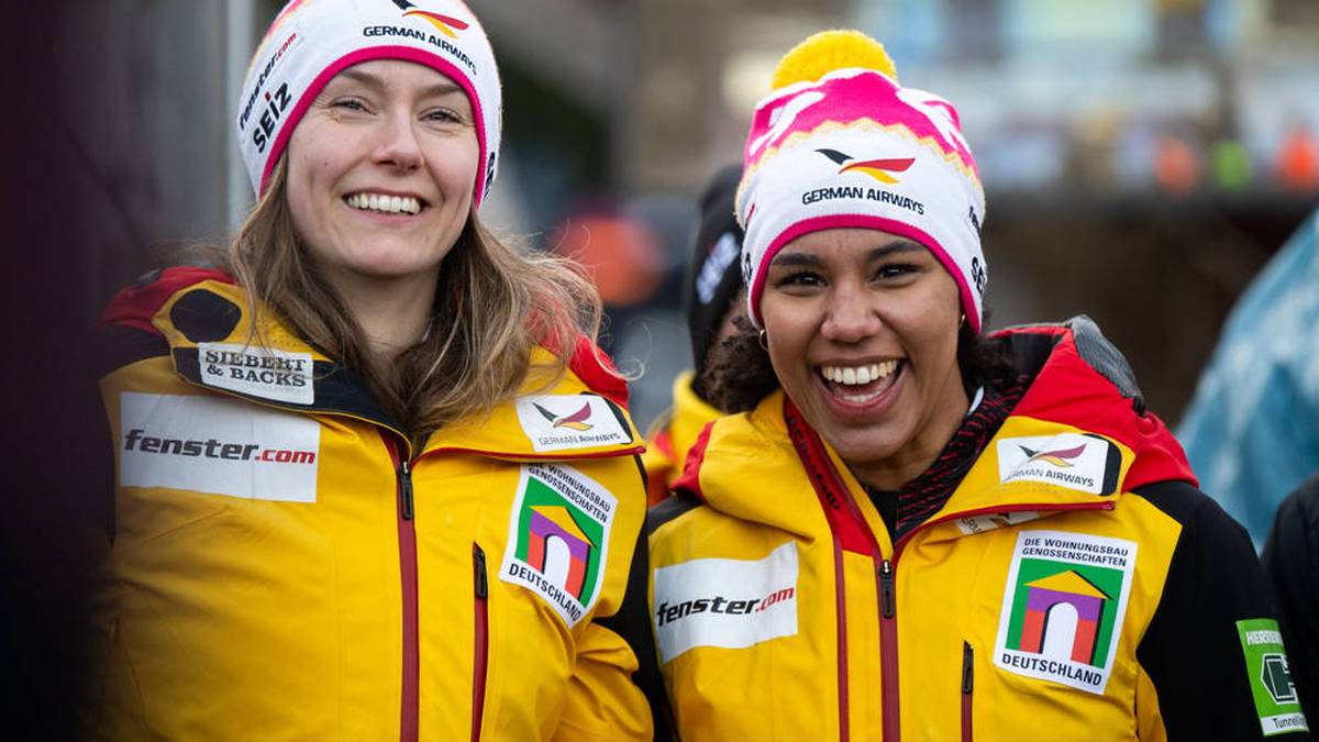 BOBSPORT: Laura Nolte (l.) ist die Goldfavoritin für Cortina. Sie dominiert im Monobob den Weltcup - und auch im Zweier mit Anschieberin Deborah Levi (r.) ist der Olympiasieg absolut realistisch