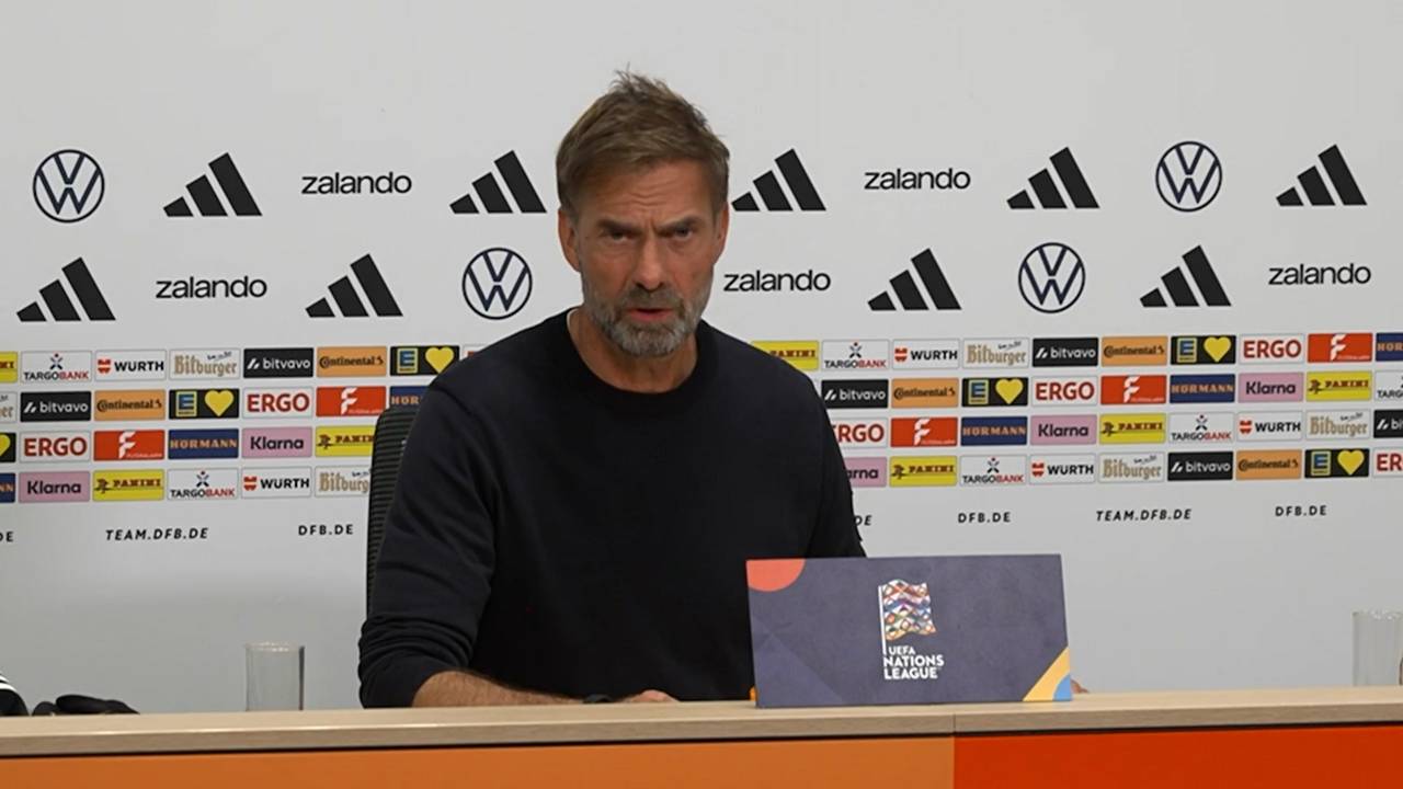 Hier springt Klopp Oranje-Star Virgil van Dijk zur Seite